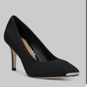 Donald pilner ezzra black pump